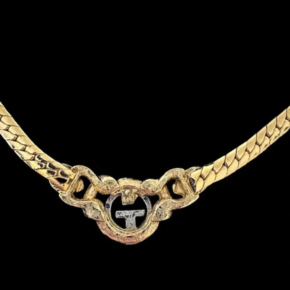 ❌SOLD❌ 💎 GIVENCHY GG Logo Necklace - Picture 5 of 9